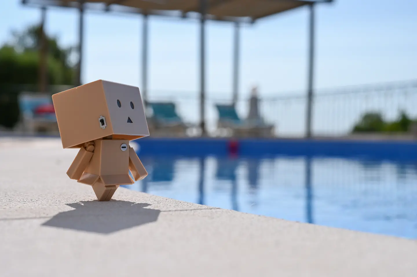 Cardboard Carl is enjoying a spell in Portugal!